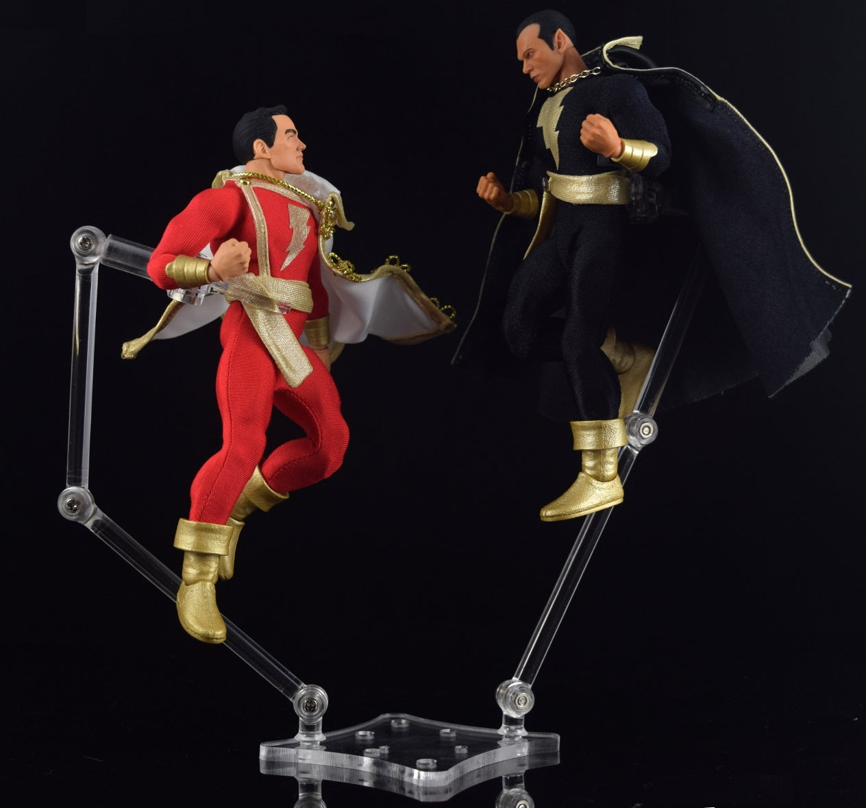 M-Base Single - Compatible with Mezco stand arms/pegs + 6 others - 1 base